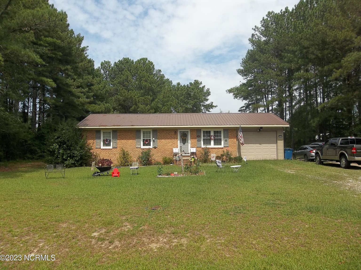209 E Graves Street, Candor, NC 27229 Zillow