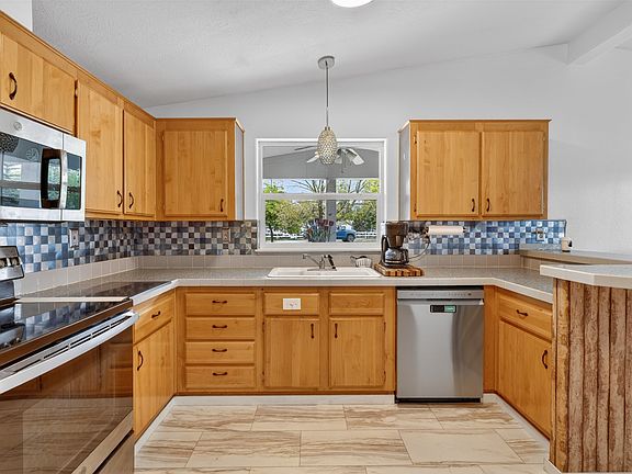 3rd image of 59 Swan Mountain Dr