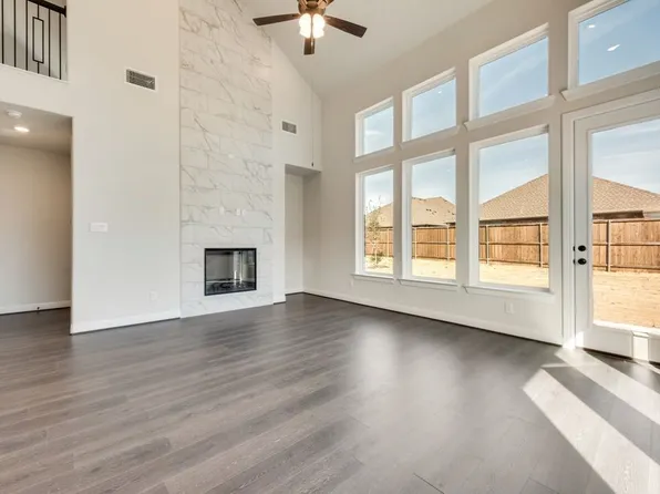 1323 Sundance Ln, Justin, TX 76247