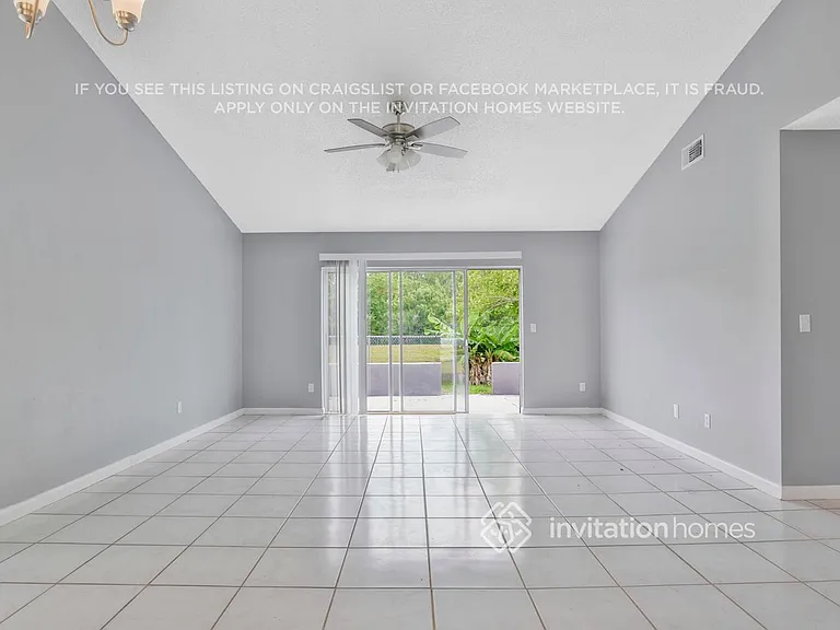 8252 Cascade Oaks Dr — Photo 6