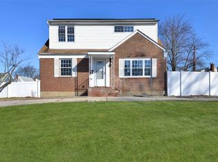 1 Chittendon St, Valley Stream, NY 11580