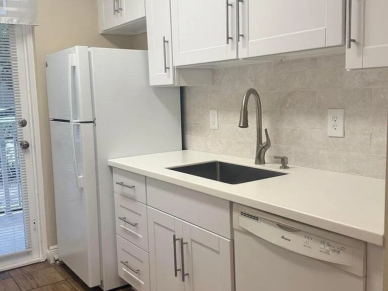 1139 Town Center Dr #11 — Photo 4