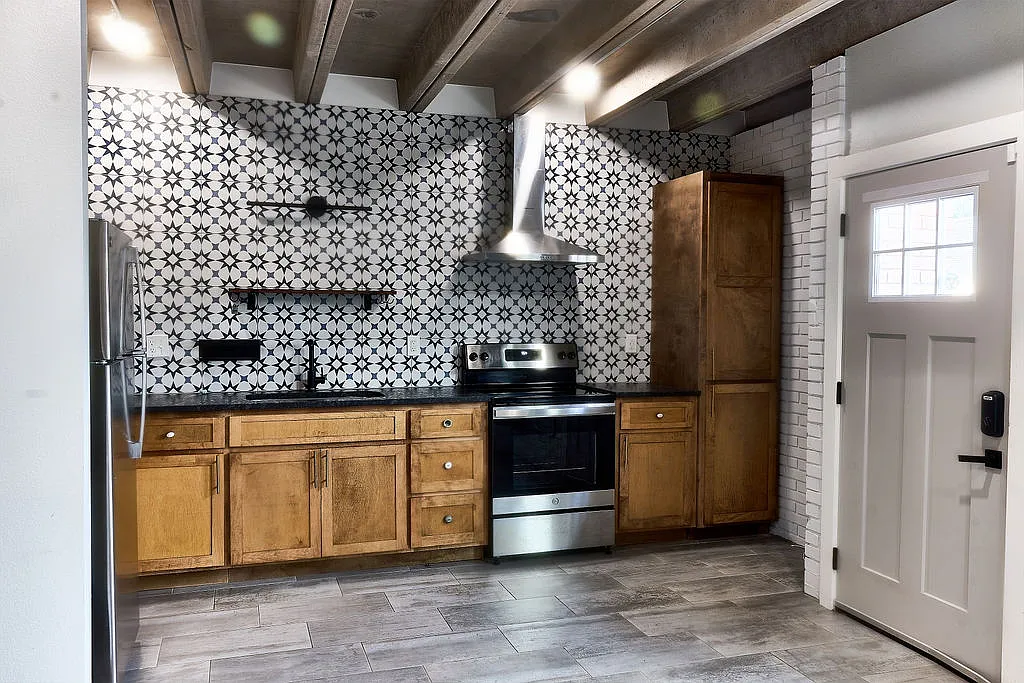 Building Photo - 4428 North Blvd #206