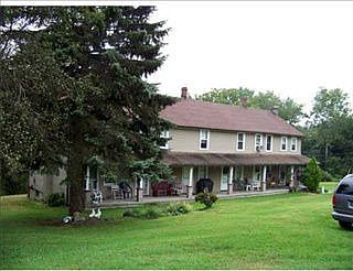 1st image of 424 Shady Ln