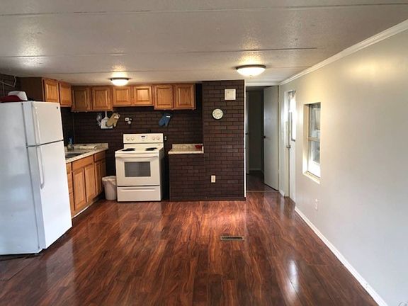 4th image of 170 Kelly Ct