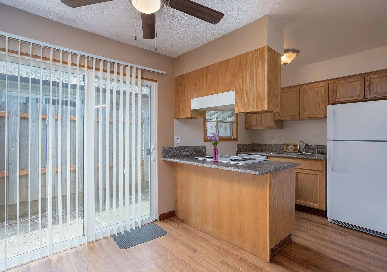 #378 Lincoln Square Apartments — Photo 3