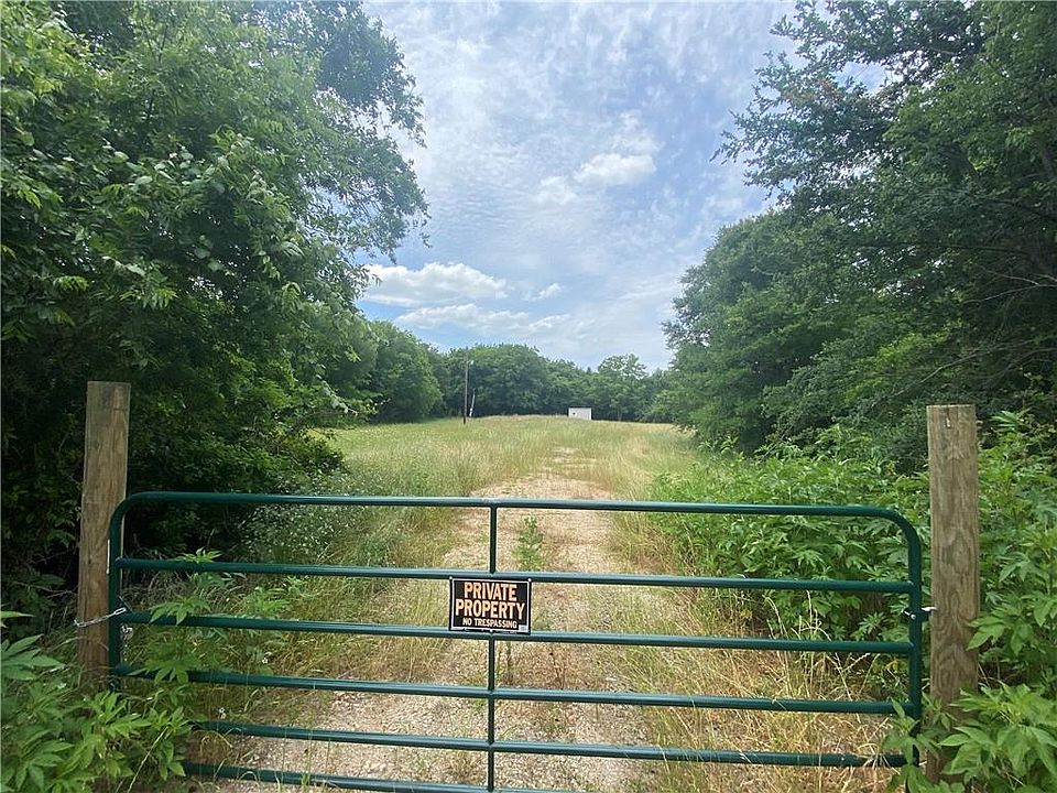 2nd image of 4950 Williams Rd