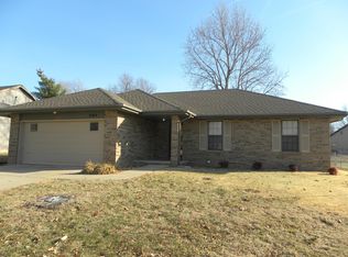 2104 S Glenn Ave, Springfield, MO 65807