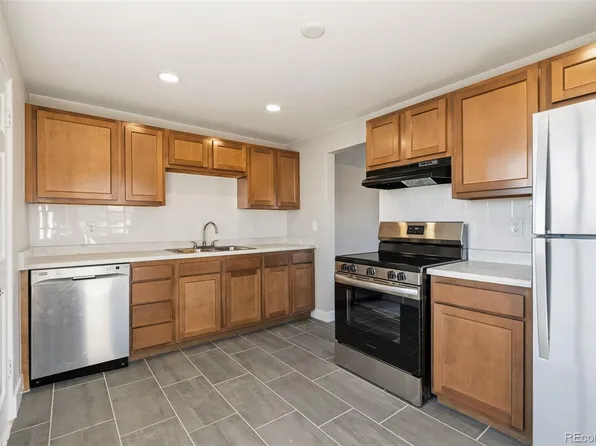 7120 W 16th Place, Lakewood, CO 80214