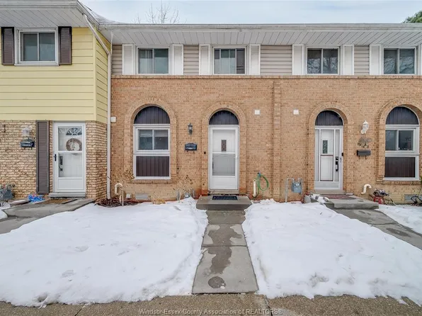 2914 Meadowbrook Ln #1, Windsor, ON N8T 3C8