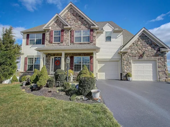 324 Willow Dell Ln, Leola, PA 17540