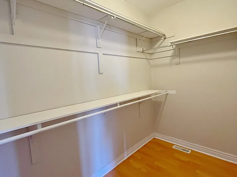 28 Barnstone Dr — Photo 10