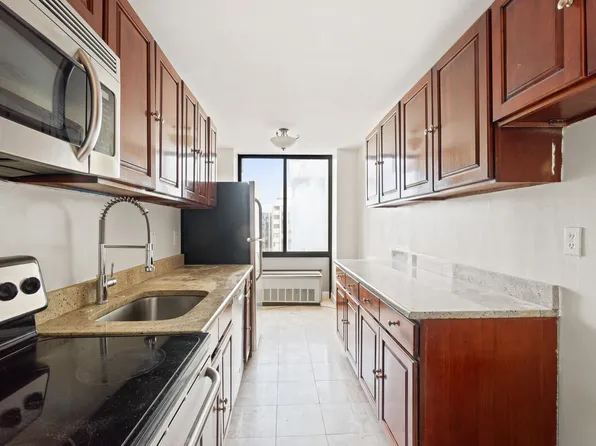 200 Winston Drive image 9 of 28