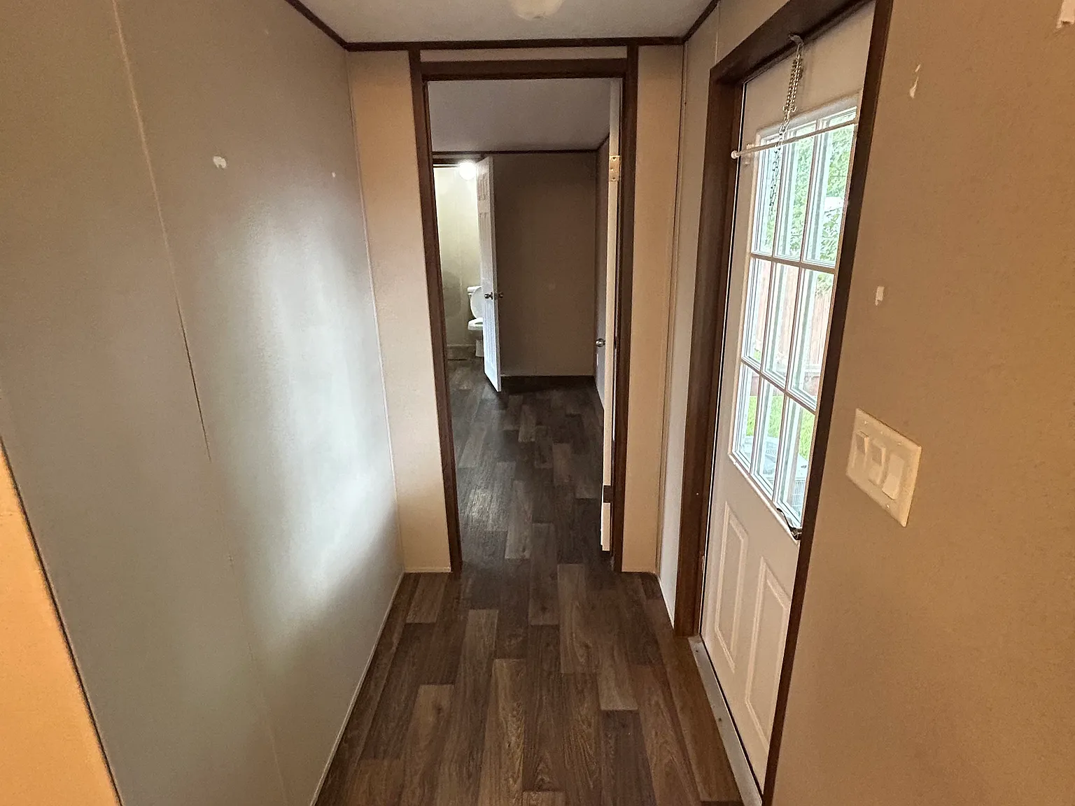 3 bed, 1000 sqft, $1,200 — Photo 2