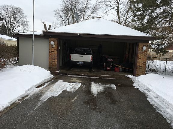 3rd image of 3130 Morley Ave NE