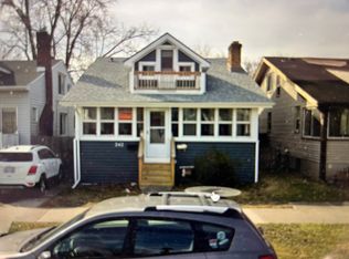 242 Ardmore Dr, Ferndale, MI 48220