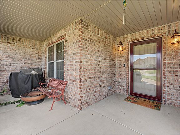 4th image of 809 E Marietta Ct