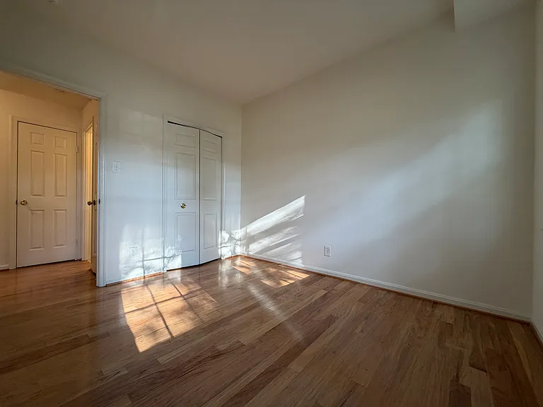 10404 Parthenon Ct — Photo 13
