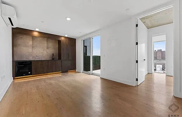 Living room, photo 1