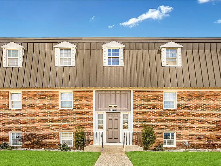 Lake Forest Apartment Homes — Photo 9