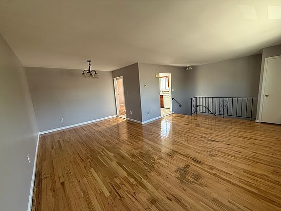 2nd image of 14514 22nd Ave Floor 2