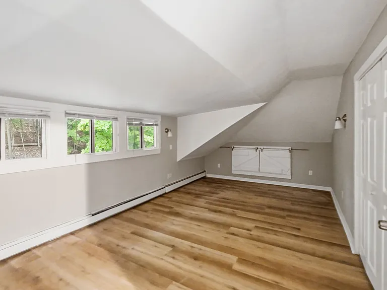 13 Oak St — Photo 11