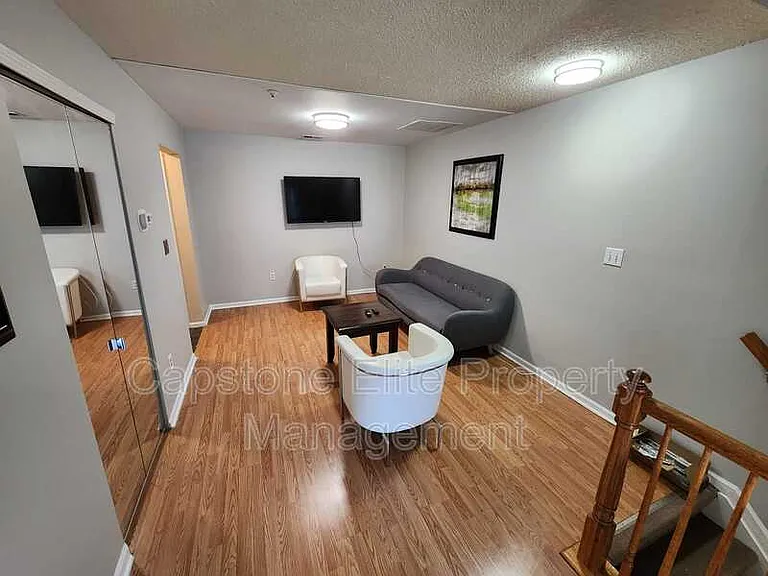 48 Marrow St #DOWNSTAIRS STANDARD — Photo 4