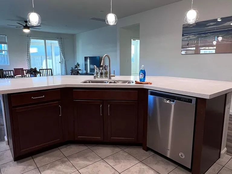 1400 Van Zee Dr — Photo 28