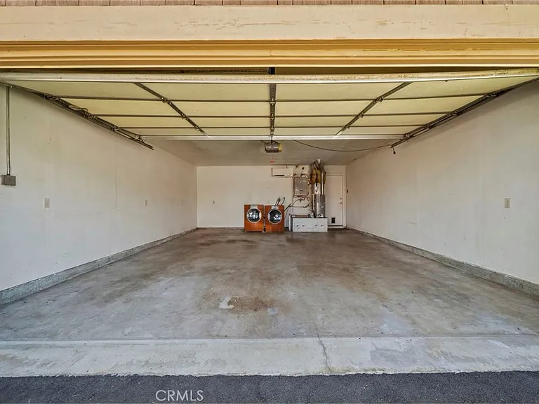 14071 Fenton Ln — Photo 8