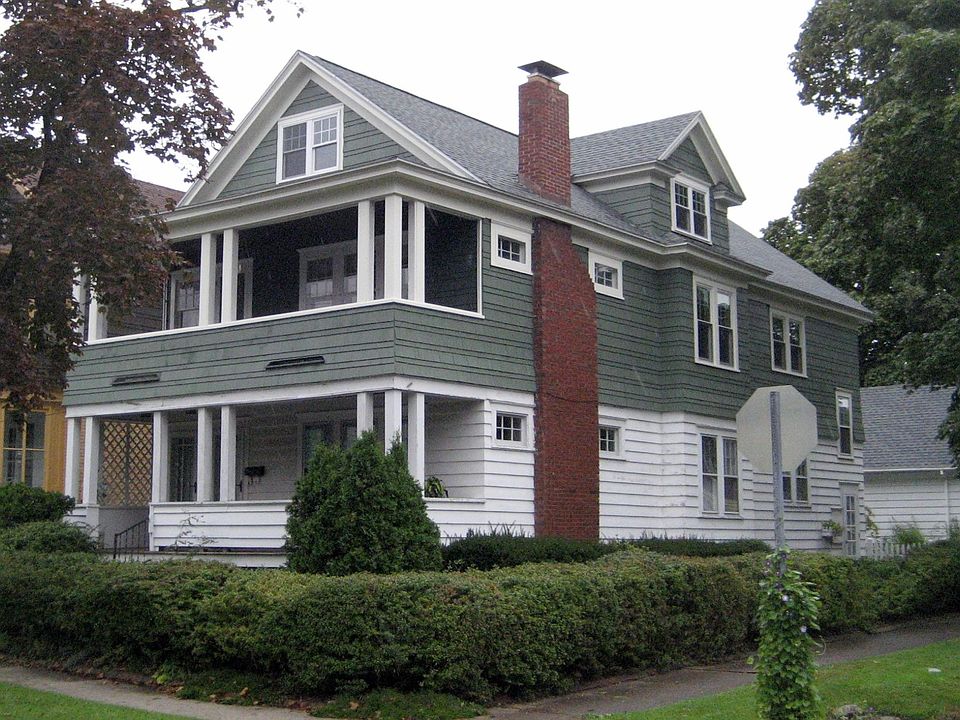 1st image of 1300 Oak St