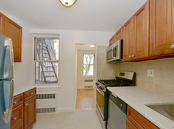 3rd image of 65-45 Yellowstone Blvd #2E
