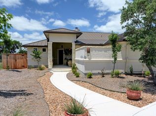 121 Yorktown Blvd, Kerrville, TX 78028