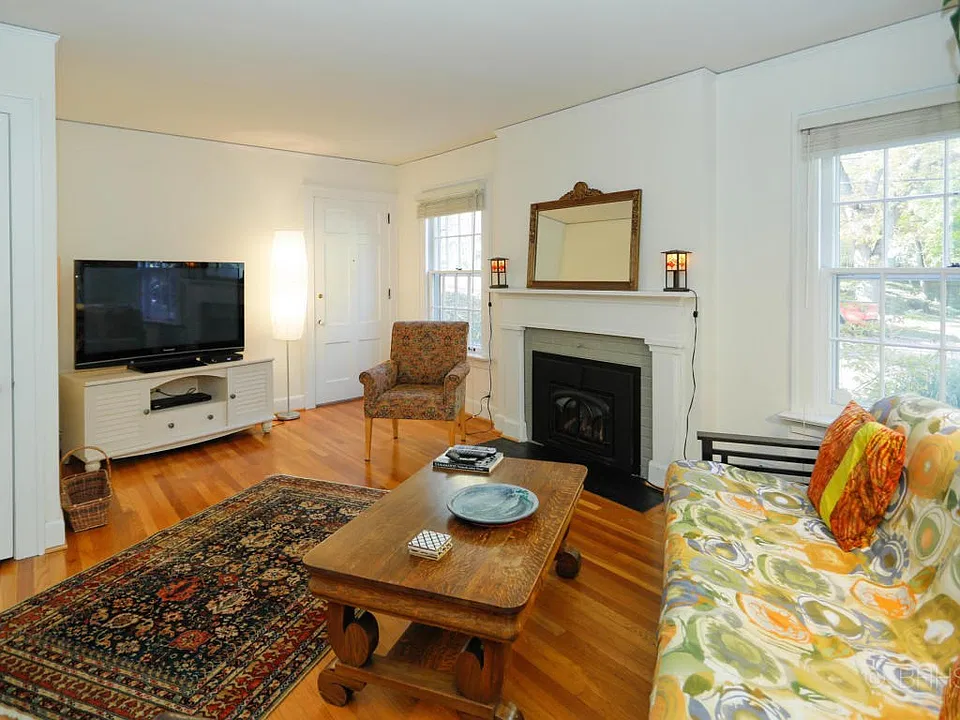 2001 Waite Ave-104