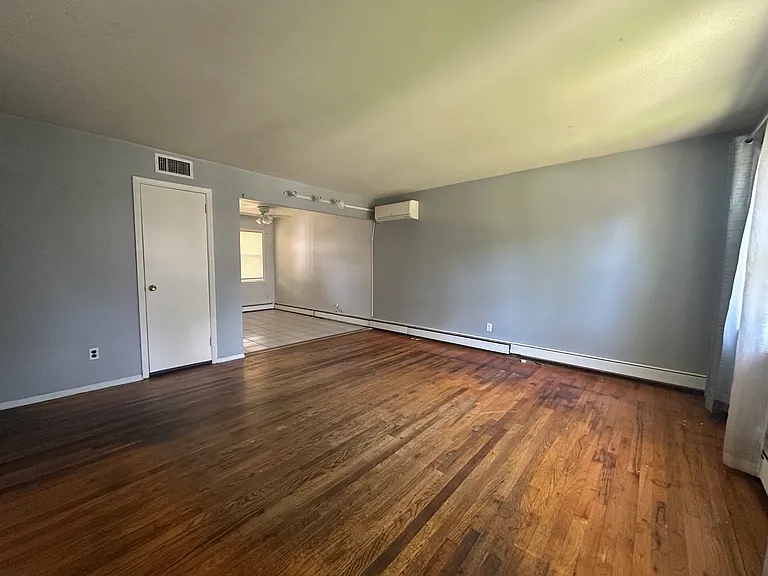 90 Coles St #1 — Photo 2