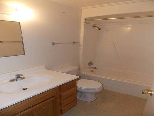 2nd image of 751 Yvette Ct