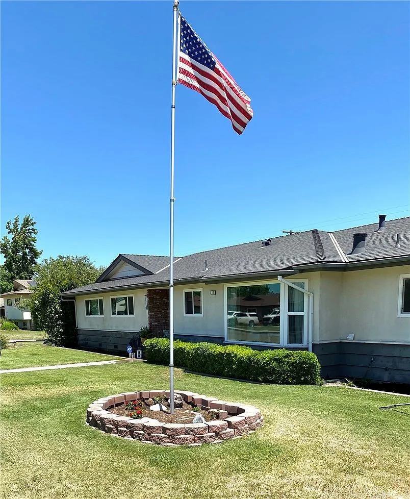 373 Circle Dr photo 1