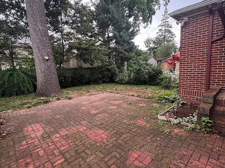 734 Greenwood Rd — Photo 24