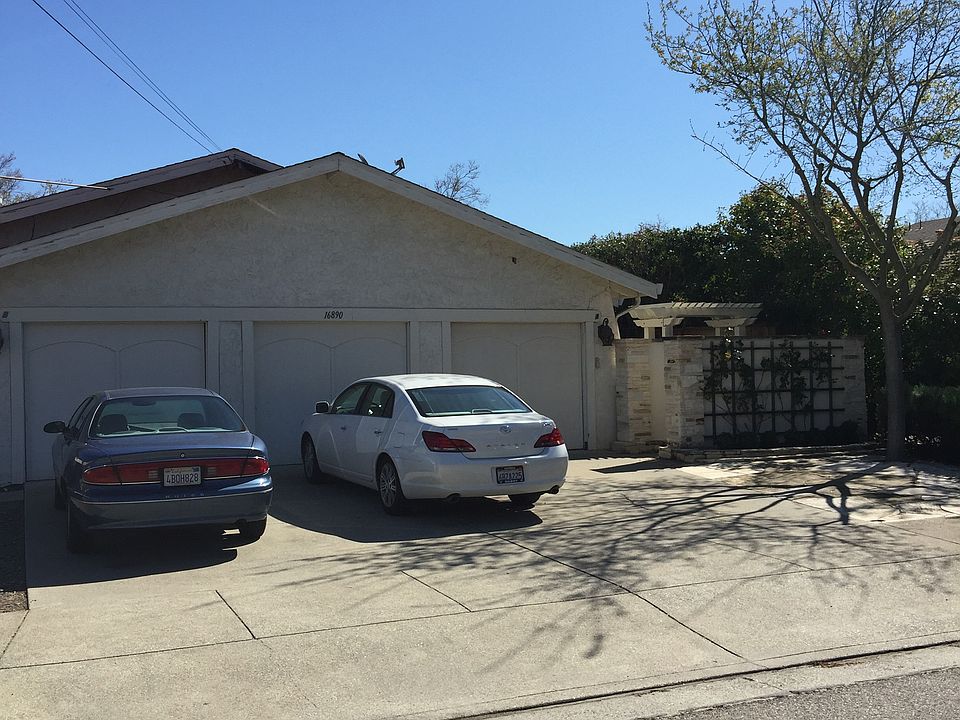 3 space parking, stone patio