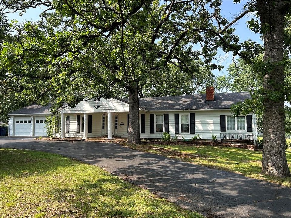 1st image of 912 Briarwood Ln