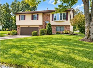 3617 Kingsway Dr, Crown Point, IN 46307
