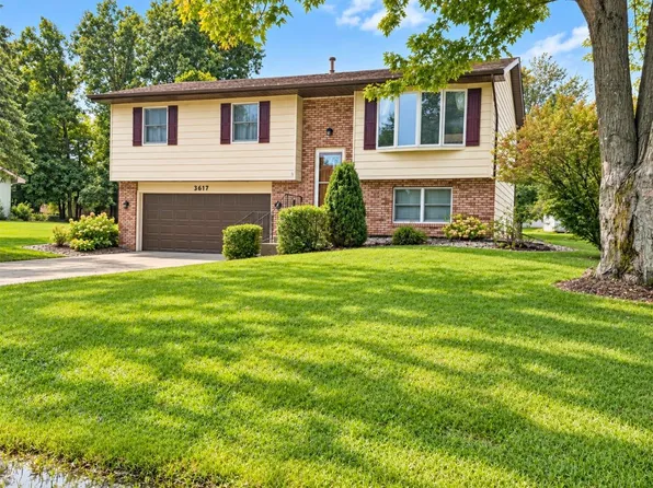 3617 Kingsway Dr, Crown Point, IN 46307