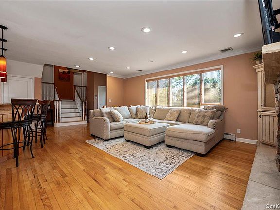 4th image of 311 Blackheath Road