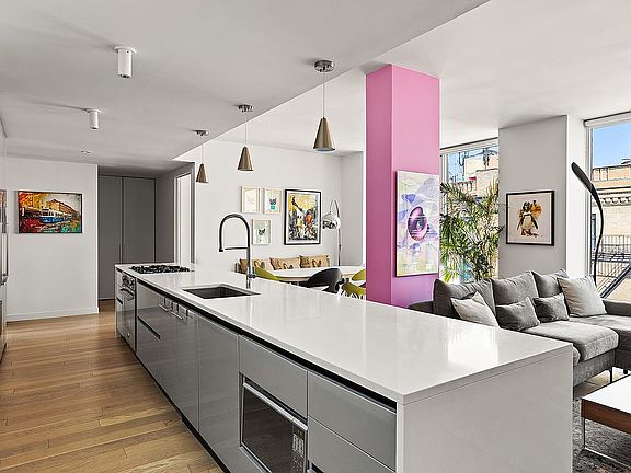 3rd image of 540 W 49th St #Ph3n