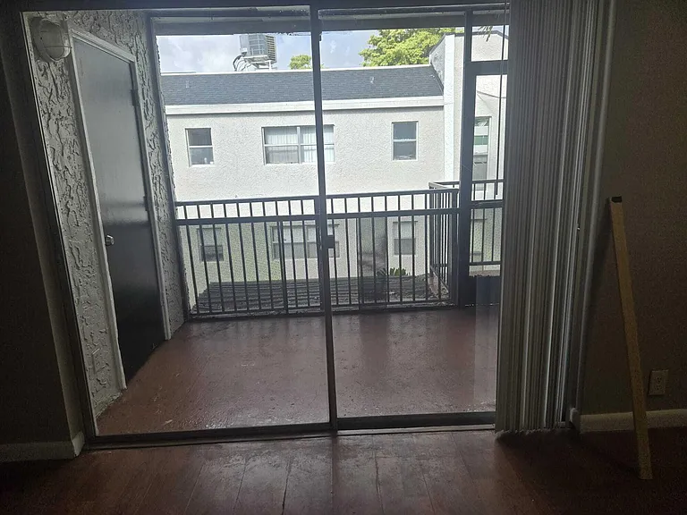 4451 Treehouse Ln #18E — Photo 6