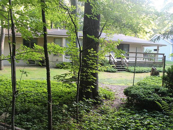 3rd image of 1398 Edgewood Dr