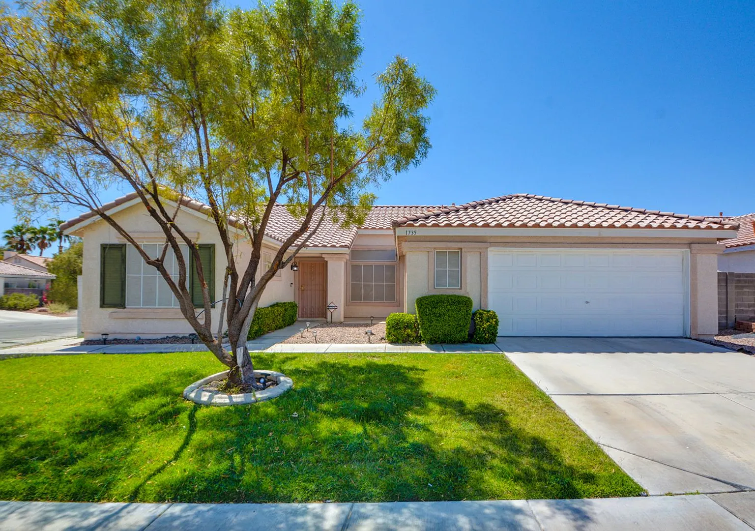 4 Bedroom!! Must See!! — Photo 1