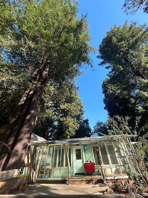 19101 Pine Tree Ln - Property Image