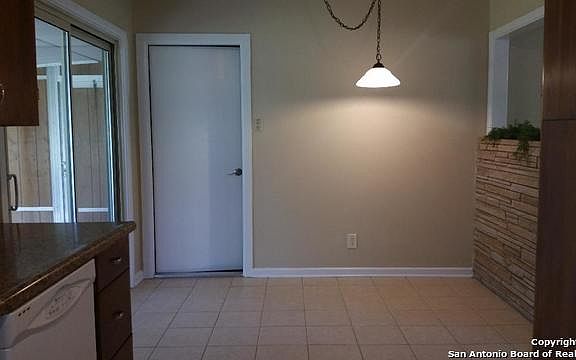 4th image of 414 Shropshire Dr