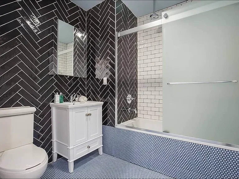 1084 Rogers Ave #4E — Photo 10
