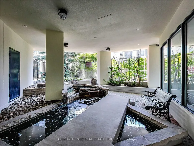 25 Maitland St #1201 — Photo 3
